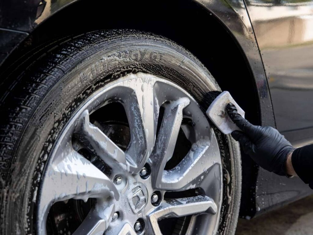 Meguiars-Hot-Rims-Wheel-Tire-Cleaner4