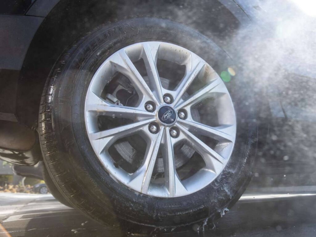 Meguiars-Non-Acid-Wheel-Tyre-Cleaner6