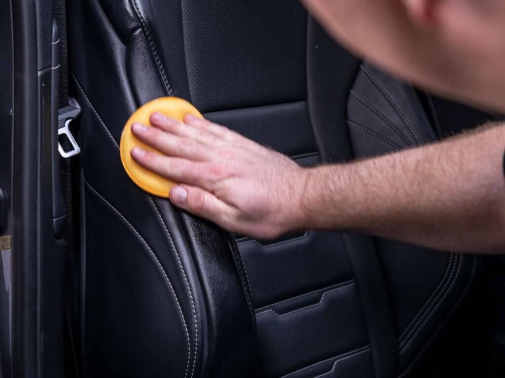 Meguiars-Ultimate-Leather-Balm5