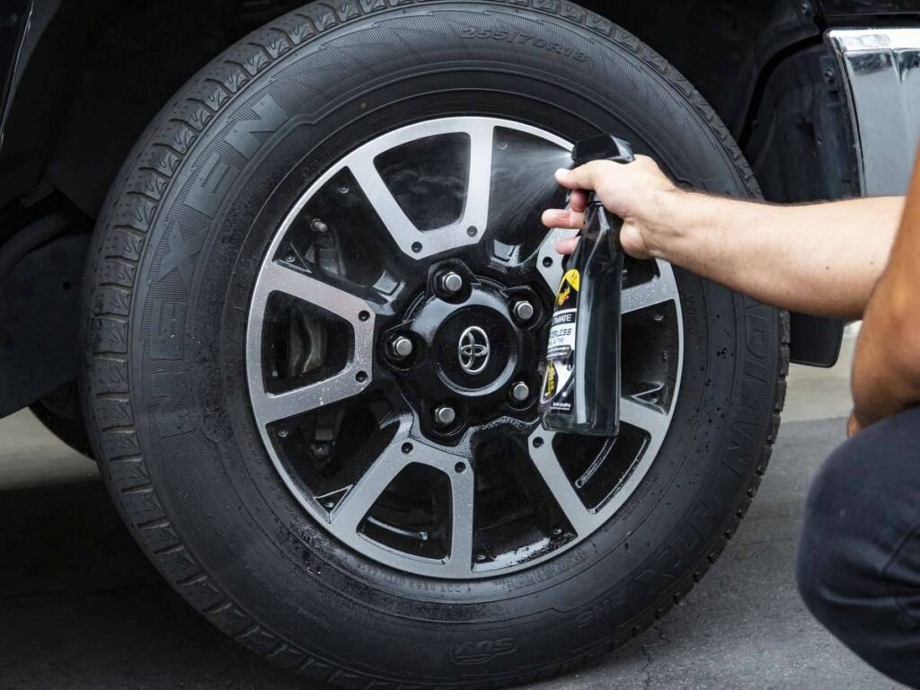 Meguiars-Ultimate-Waterless-Wheel-Tire3
